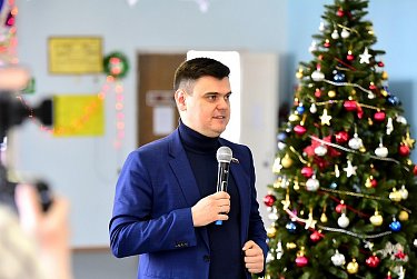 В новогоднем графике Ильдара Искакова